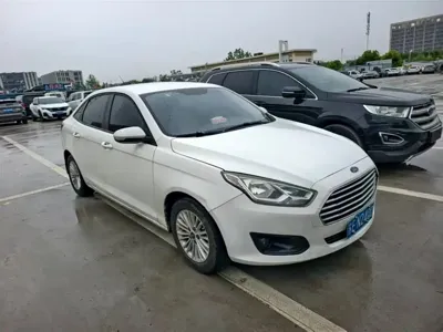Ford Escort 2016, 120000 км, за 13500 CNY
