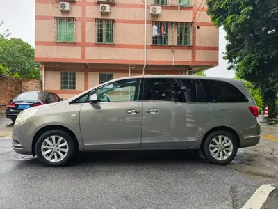 Buick GL8 2018, 120000 км, за 62000 CNY