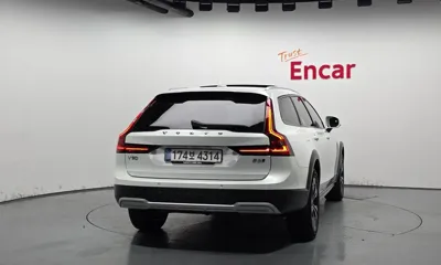 Volvo V90 2025, 9432 км, за 53400000 KRW