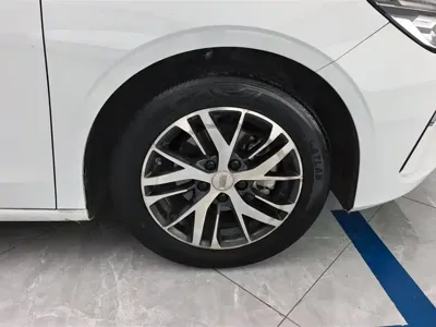 Geely Emgrand 2025, 40800 км, за 50199 CNY - фото 6