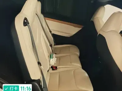 Tesla Model X 2020, 64000 км, за 305000 CNY