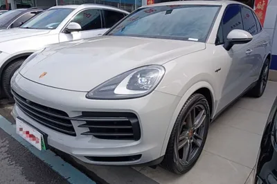 Porsche Cayenne E-Hybrid 2023, 50000 км, за 499474.38 CNY - фото 1