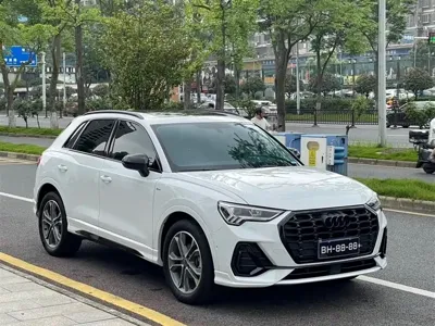 Audi Q3 2023, 53000 км, за 165799 CNY
