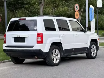 Jeep Patriot 2014, 110000 км, за 22799 CNY