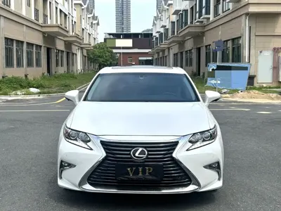 Lexus ES 2017, 87000 км, за 106800 CNY