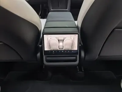 Tesla Model Y 2025, 25000 км, за 262800 CNY - фото 6