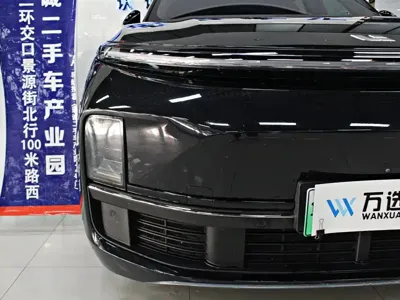 Li Auto Li L9 2023, 97000 км, за 246000 CNY