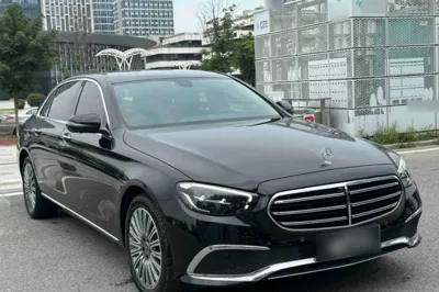 Mercedes-Benz E-Class 2023, 29400 км, за 328980.93 CNY