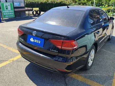 Volkswagen Lavida 2021, 79400 км, за 33200 CNY