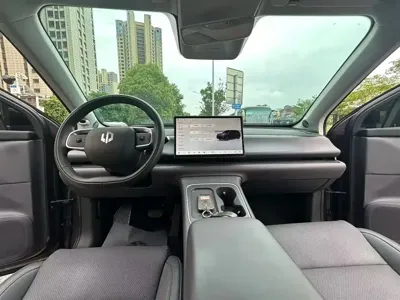 Leapmotor Leapmotor C10 2025, 10000 км, за 92000 CNY