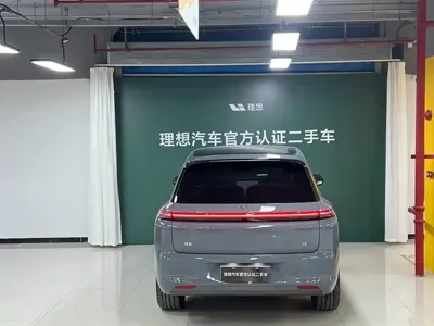 Li Auto Li L8 2025, 10000 км, за 272800 CNY
