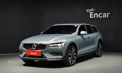 Volvo V60 · 2022 год