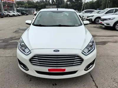 Ford Escort 2015, 100000 км, за 19800 CNY