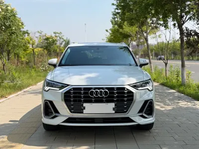 Audi Q3 2022, 18000 км, за 188800 CNY