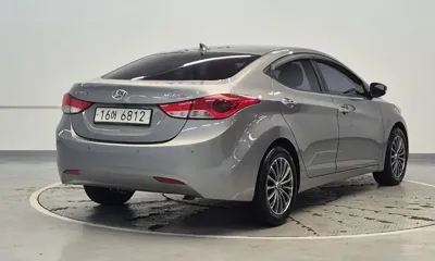 Hyundai Avante 2012, 64000 км, за 5600000 KRW
