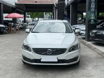 Volvo V60 2016, 53000 км, за 58600 CNY