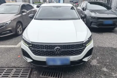 Volkswagen Lavida 2023, 84300 км, за 81963.12 CNY
