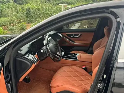 Mercedes-Benz S-Class 2023, 28200 км, за 918000 CNY - фото 3