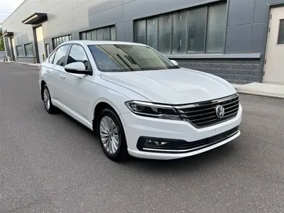 Volkswagen Lavida 2019, 40000 км, за 44600 CNY