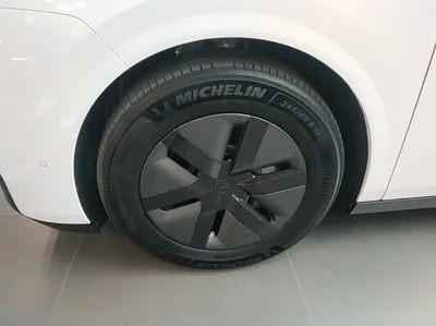 Li Auto MEGA 2025, 2300 км, за 528983.98 CNY - фото 8
