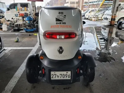 Renault-KoreaSamsung Twizy 2019, 26883 км, за 1700000 KRW