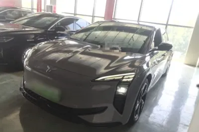 Hongqi EH7 · 2024 год
