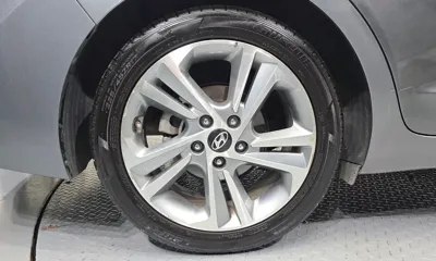 Hyundai Avante 2017, 129630 км, за 8000000 KRW - фото 5