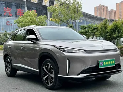 Roewe D5X DMH 2024, 28000 км, за 69800 CNY - фото 3