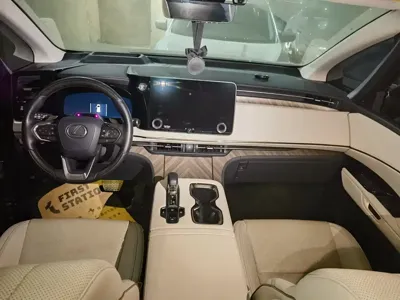 Lexus LM 2023, 28000 км, за 1129000 CNY