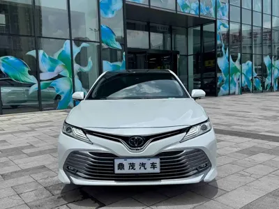 Toyota Camry 2020, 28000 км, за 99900 CNY