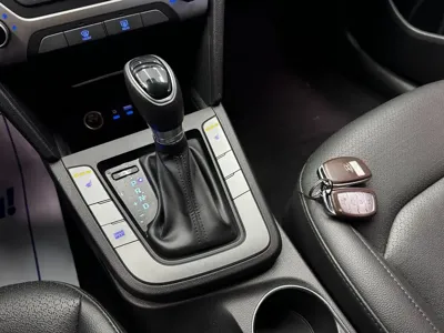 Hyundai Avante 2018, 113876 км, за 7400000 KRW - фото 9