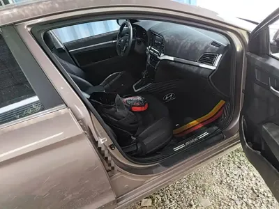 Hyundai Elantra 2016, 106600 км, за 28100 CNY - фото 11