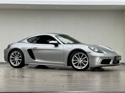 Porsche 718 · 2017 год
