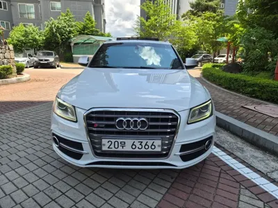 Audi SQ5 · 2014 год