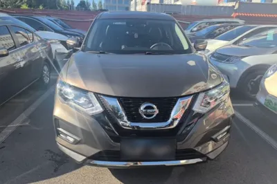 Nissan X-Trail 2021, 70000 км, за 89658.42 CNY