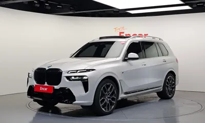 BMW X7 · 2023 год