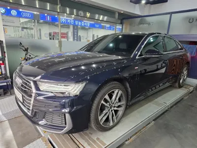 Audi A6 · 2023 год