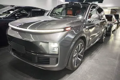 Li Auto L9 · 2022 год