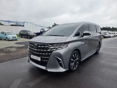 Toyota Alphard · 2024 год