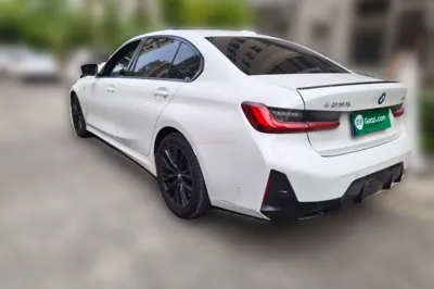 BMW 3 Series 2024, 41700 км, за 186006.04 CNY