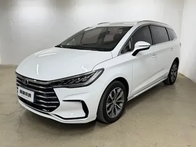 BYD MAX · 2022 год