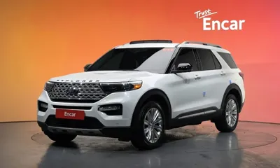 Ford Explorer · 2022 год