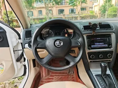 Skoda Octavia 2015, 150000 км, за 21100 CNY - фото 11