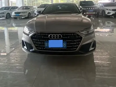 Audi A7L 2024, 86000 км, за 209800 CNY