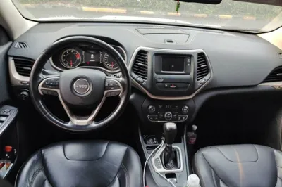 Jeep Cherokee 2016, 137500 км, за 40883.48 CNY - фото 6