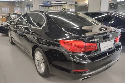 BMW 5 Series 2020, 49500 км, за 203130.12 CNY