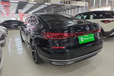 Volkswagen Passat 2024, 29200 км, за 140969.49 CNY