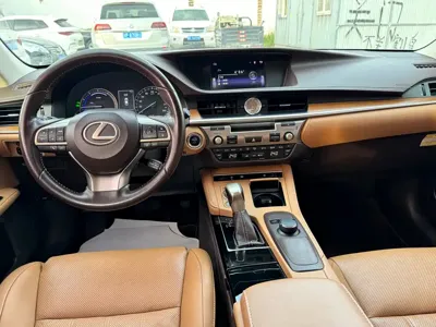 Lexus ES 2016, 90000 км, за 149800 CNY - фото 16