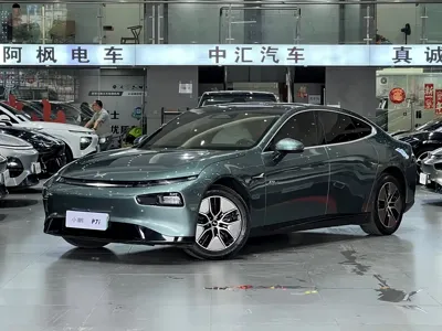 Xpeng P7 · 2023 год