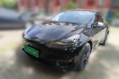 Tesla Model Y · 2022 год